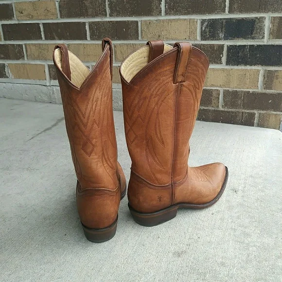 LIKE NEW! FRYE "BILLY” pull on Cowboy western boots. Run small. - Picture 5 of 6